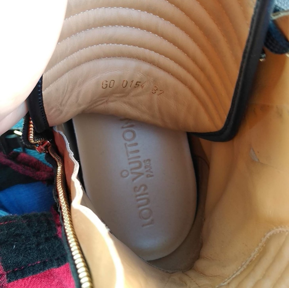 Authentic Louis Vuitton shoes - Picture 3 of 4